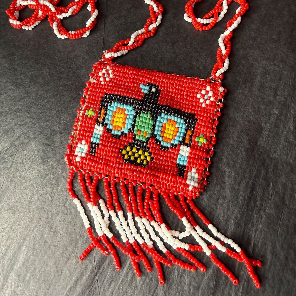 Vintage Native American–Style Beaded Pouch Necklace – 1970s–1980s